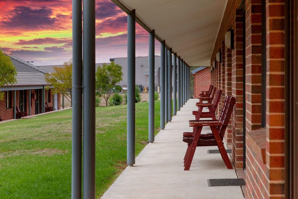 Blazing Stump Motel&Suites Wodonga Esterno foto