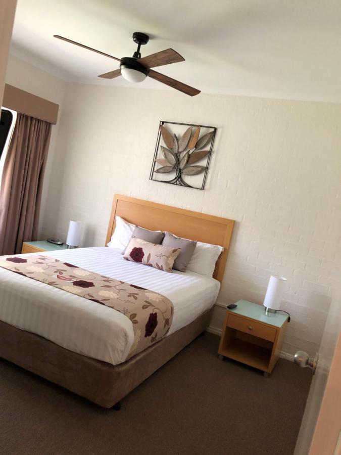 Blazing Stump Motel&Suites Wodonga Esterno foto