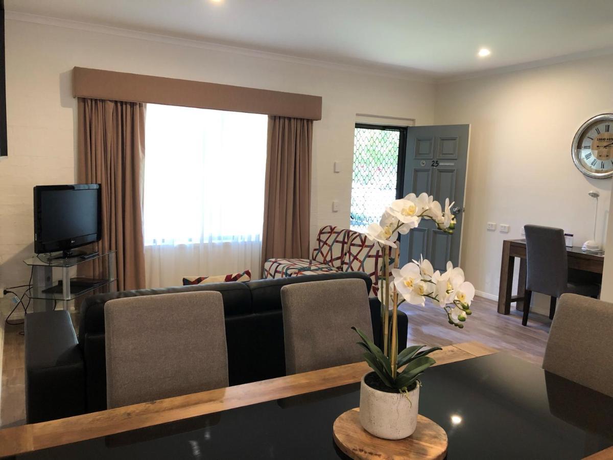 Blazing Stump Motel&Suites Wodonga Esterno foto